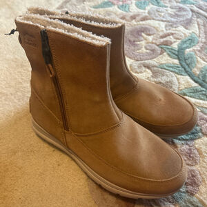 Sorel boots size 9.5